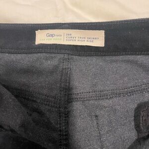 Gap True Skinny Super High rise velvety feel pants